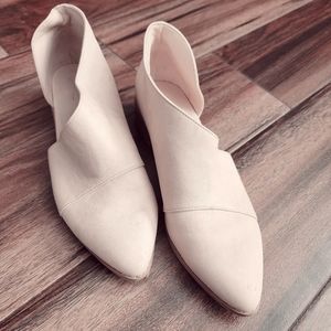 Universal Thread Cream Slide Mule Booties